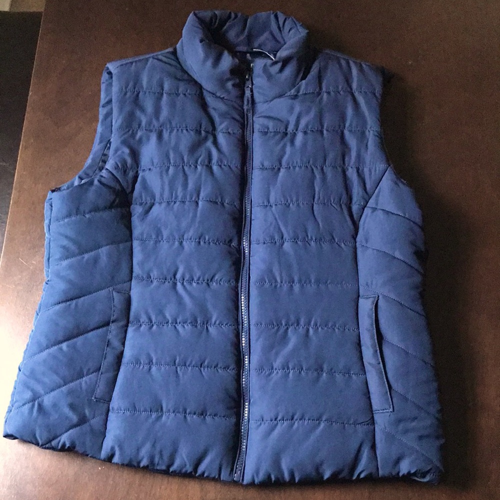 Aéropostale navy blue puffer vest XL new with tags